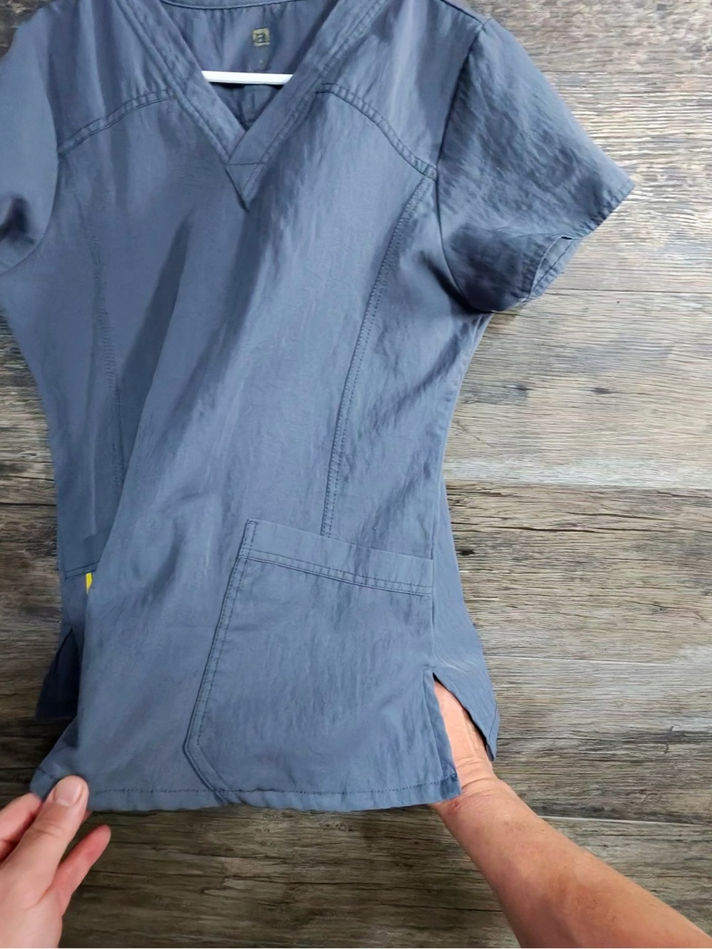 WonderWink Gray V-Neck Short Sleeve Scrub Top - Picture 9 of 9